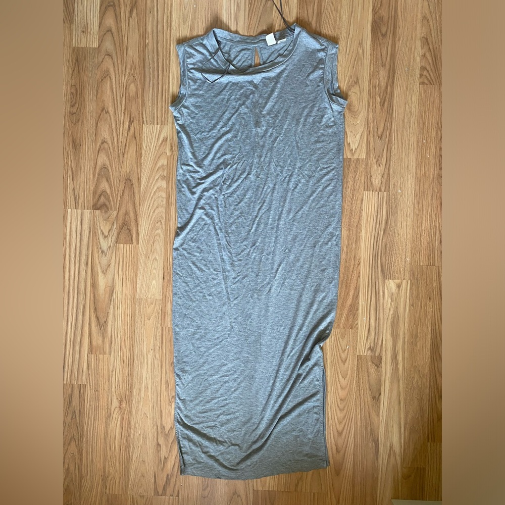 Grey sleeveless form fitting dress